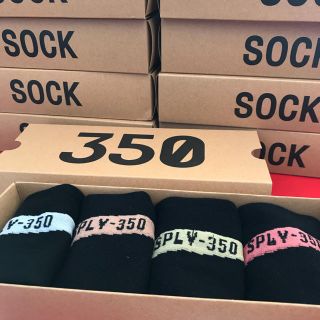 シュプリーム(Supreme)のYEEZY BOOST 350 V2 CUSTOM SOCKS 新品未使用(ソックス)