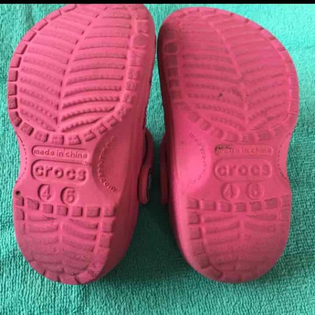 crocs(クロックス)のクロックス ピンク 正規品 キッズ/ベビー/マタニティのベビー靴/シューズ(~14cm)(サンダル)の商品写真