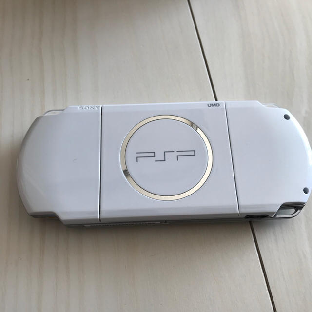 PlayStation Portable(プレイステーションポータブル)のPSP 本体 地球防衛軍2付き エンタメ/ホビーのゲームソフト/ゲーム機本体(携帯用ゲーム機本体)の商品写真