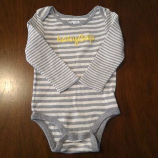 ベビーギャップ(babyGAP)の【used】babyGap長袖ロンパース 70size＋オフホワイトキュロット(カバーオール)