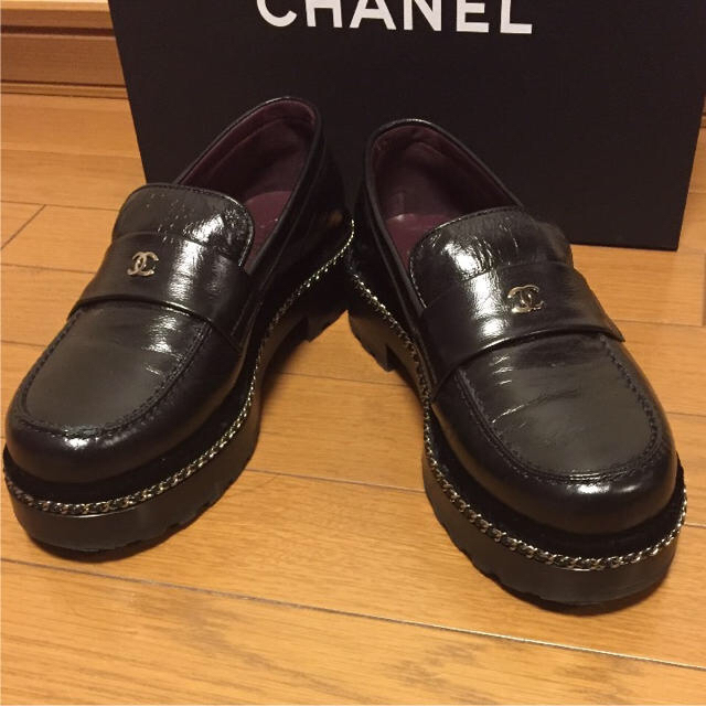 CHANEL(シャネル)のCHANEL シャネル チェーンローファー 新品 レディースの靴/シューズ(ローファー/革靴)の商品写真