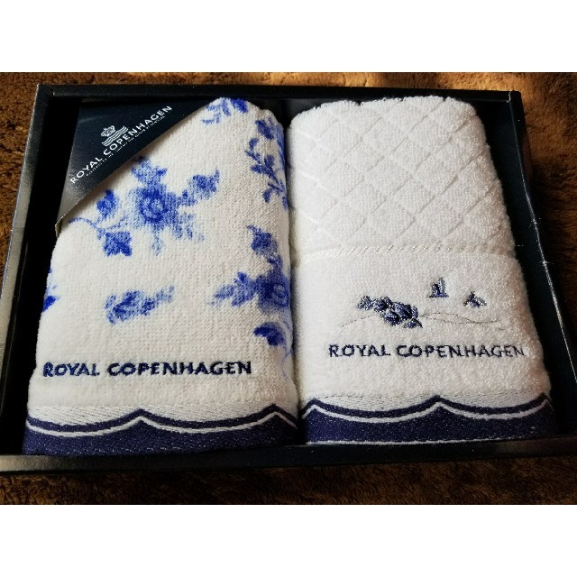 ROYAL COPENHAGEN(ロイヤルコペンハーゲン)のロイヤルコペンハーゲン　タオルセット インテリア/住まい/日用品の日用品/生活雑貨/旅行(タオル/バス用品)の商品写真