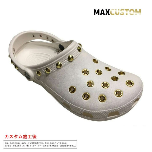crocs(クロックス)のクロックス パンクカスタム 純金メッキ加工 白 crocs サイズ22～29 レディースの靴/シューズ(サンダル)の商品写真
