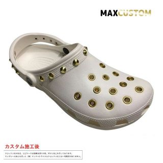 クロックス(crocs)のクロックス パンクカスタム 純金メッキ加工 白 crocs サイズ22～29(サンダル)