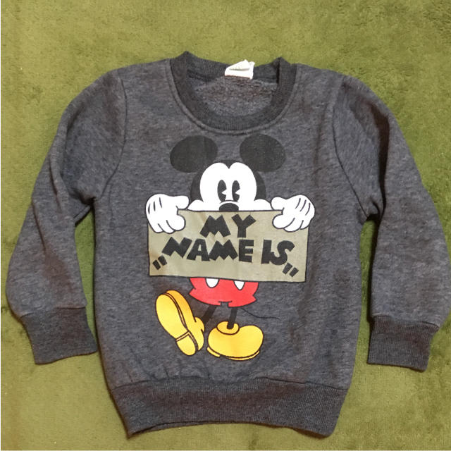 Disney(ディズニー)のミッキー 裏起毛トレーナー 110 キッズ/ベビー/マタニティのキッズ服男の子用(90cm~)(Tシャツ/カットソー)の商品写真