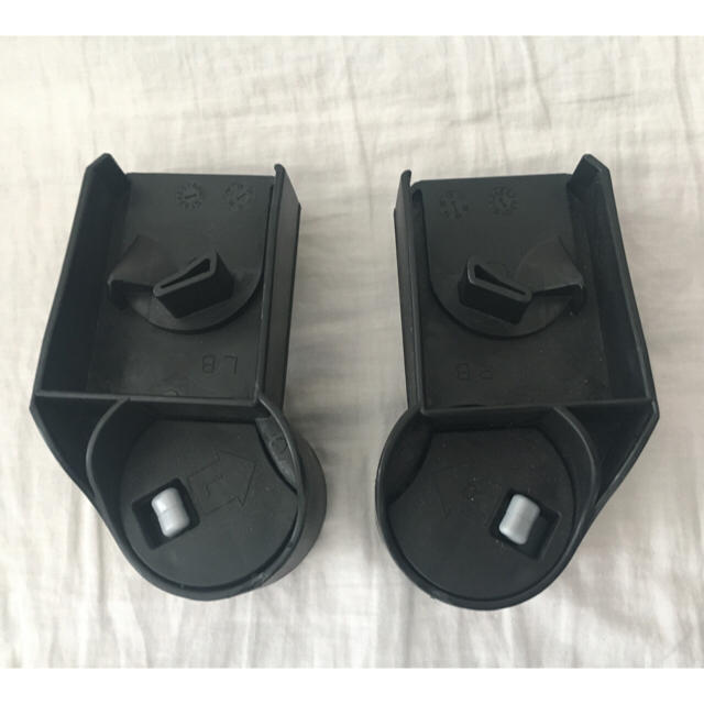 Maxi-Cosi(マキシコシ)のマキシコシ 取り付けアダプター＊クイニーザップ用 キッズ/ベビー/マタニティの外出/移動用品(ベビーカー/バギー)の商品写真