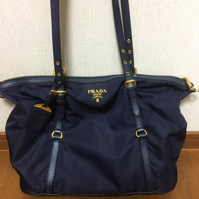 PRADA ネイビーバックバッグ