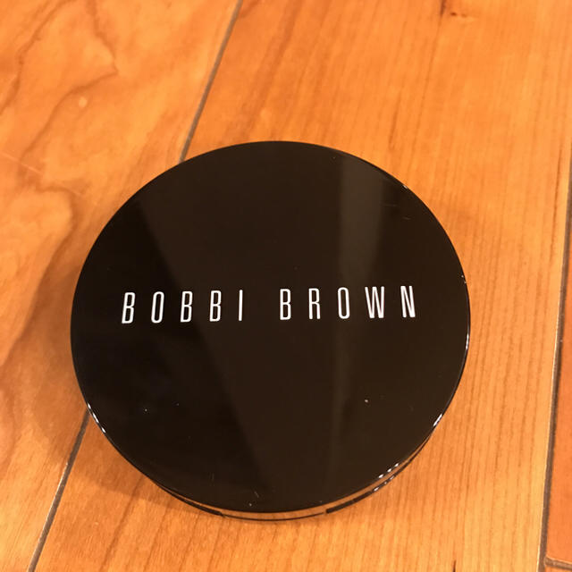BOBBI BROWN(ボビイブラウン)のボビーブラウンスキンクッションコンパクト コスメ/美容のベースメイク/化粧品(ファンデーション)の商品写真