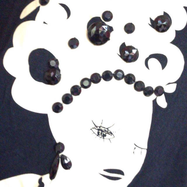 MURUA(ムルーア)のMURUA★大粒ビジュー付きTシャツ レディースのトップス(Tシャツ(半袖/袖なし))の商品写真