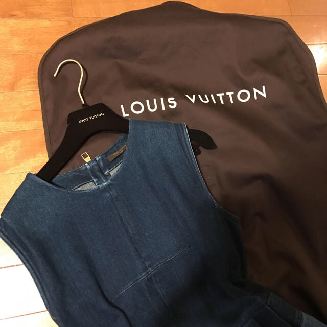 LOUIS VUITTON(ルイヴィトン)の超レア！ルイ ヴィトン デニムワンピース レディースのワンピース(ひざ丈ワンピース)の商品写真