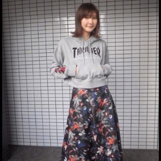 ザラ(ZARA)のZARA レザー花柄スカート(ひざ丈スカート)