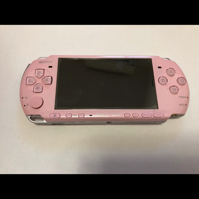 PlayStation Portable(プレイステーションポータブル)の美品！ PSP-3000 ピンク 充電器 メモリースティック付 エンタメ/ホビーのゲームソフト/ゲーム機本体(携帯用ゲーム機本体)の商品写真