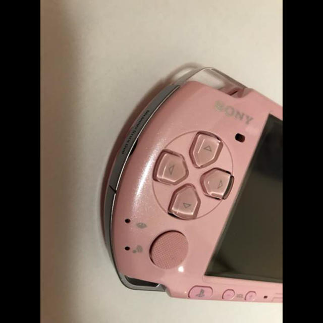 PlayStation Portable(プレイステーションポータブル)の美品！ PSP-3000 ピンク 充電器 メモリースティック付 エンタメ/ホビーのゲームソフト/ゲーム機本体(携帯用ゲーム機本体)の商品写真