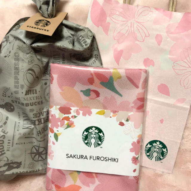 Starbucks Coffee(スターバックスコーヒー)のスターバックス さくら 風呂敷 FUROSHIKI レディースのファッション小物(ハンカチ)の商品写真