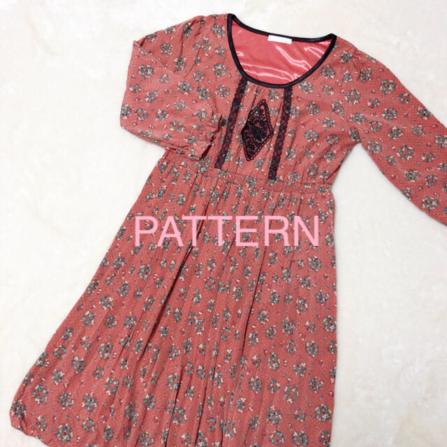 PATTERN fiona(パターンフィオナ)の❤︎新品❤︎PATTERN♡花柄プリーツワンピース レディースのワンピース(ひざ丈ワンピース)の商品写真