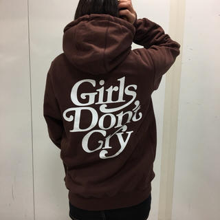 Girls Don’t Cry パーカー ブラウン