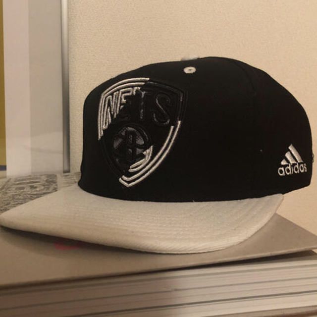 adidas(アディダス)のNBAブルックリンネッツのキャップ メンズの帽子(キャップ)の商品写真