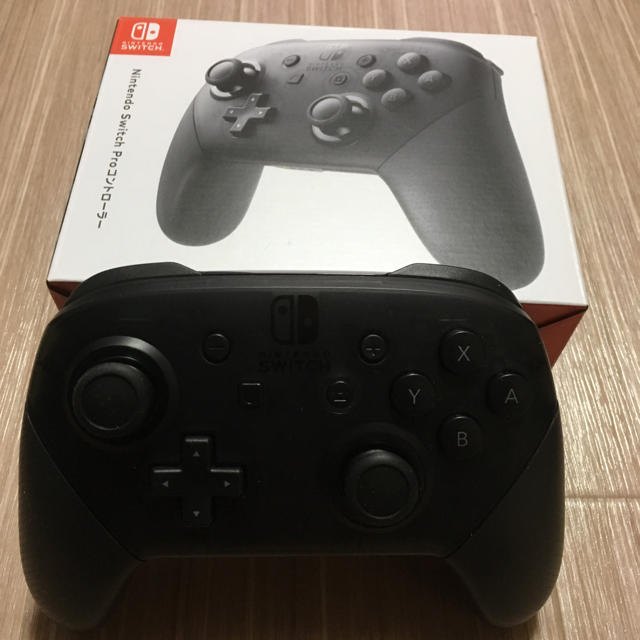 Nintendo Switch(ニンテンドースイッチ)の任天堂Switch Proコントローラー エンタメ/ホビーのゲームソフト/ゲーム機本体(その他)の商品写真