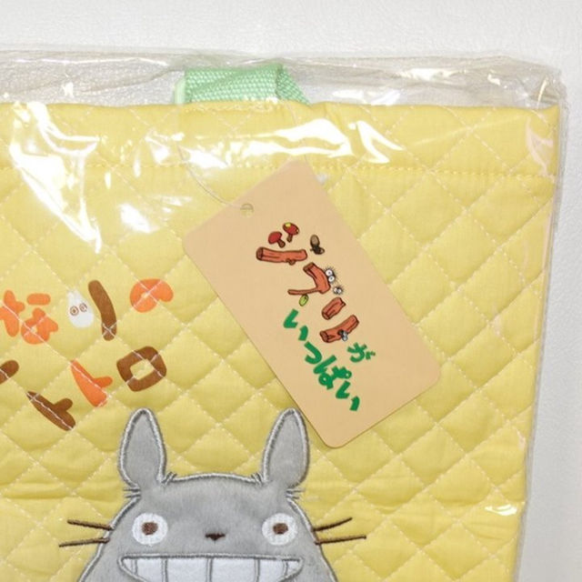 ジブリ(ジブリ)の新品・タグ付き　となりのトトロ キルトシューズバック キッズ/ベビー/マタニティのこども用バッグ(シューズバッグ)の商品写真