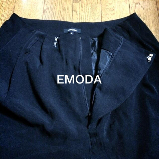 EMODA(エモダ)のEMODA/ハイウエストテーパードPT レディースのパンツ(クロップドパンツ)の商品写真