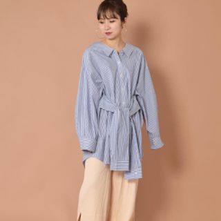 ダブルクローゼット(w closet)の【新品未使用】ストライプ前結びシャツチュニック(シャツ/ブラウス(長袖/七分))