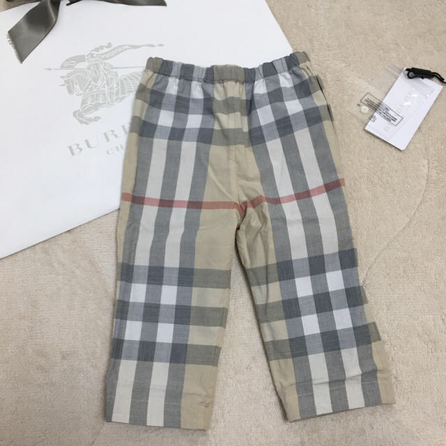 BURBERRY(バーバリー)の専用 リバーシブル  Burberry バーバリー パンツ キッズ/ベビー/マタニティのベビー服(~85cm)(パンツ)の商品写真