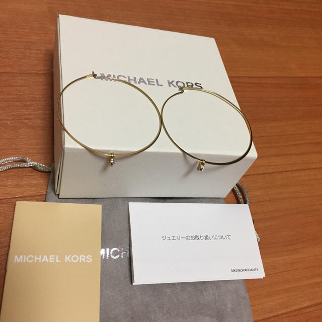 Michael Kors(マイケルコース)の美品  MICHAEL KOPS  マイケルコース⭐︎フープピアス レディースのアクセサリー(ピアス)の商品写真