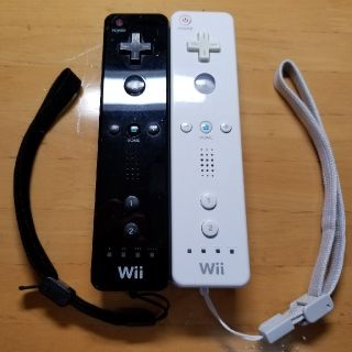 ウィー(Wii)の紫穏様専用 純正 wiiリモコン 黒　 白 ２個セット 動作確認済み(家庭用ゲーム機本体)