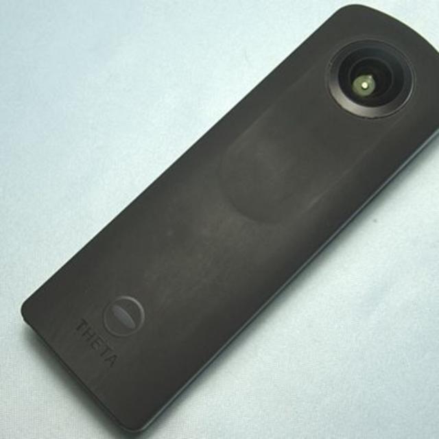 RICOH(リコー)のRICOH 【THETA S】 ブラック 360°全天球カメラ 送料無料 スマホ/家電/カメラのカメラ(コンパクトデジタルカメラ)の商品写真