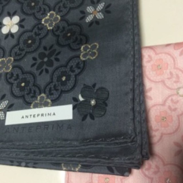 ANTEPRIMA(アンテプリマ)の新品未使用✨アンテプリマ✨ハンカチ2枚セット レディースのファッション小物(その他)の商品写真