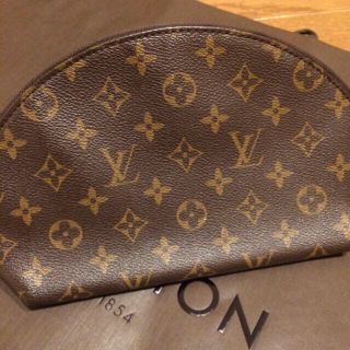 ルイヴィトン(LOUIS VUITTON)のモノグラム柄ポーチ♡(ポーチ)