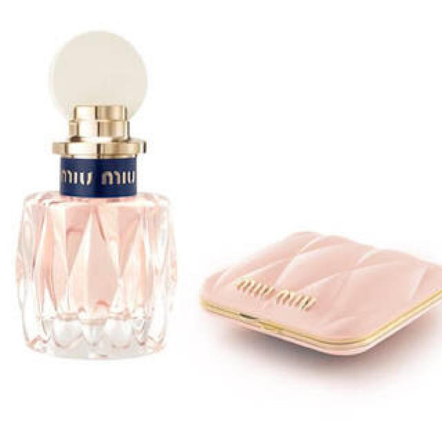 miumiu(ミュウミュウ)のMIUMIU 香水 新作 100ML と ミラー セット 新品❣️ コスメ/美容の香水(香水(女性用))の商品写真