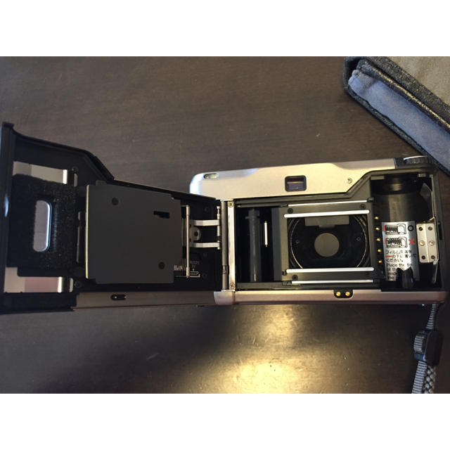 京セラ(キョウセラ)のハルタンまま様専用 CONTAX T2 データバック付  スマホ/家電/カメラのカメラ(フィルムカメラ)の商品写真