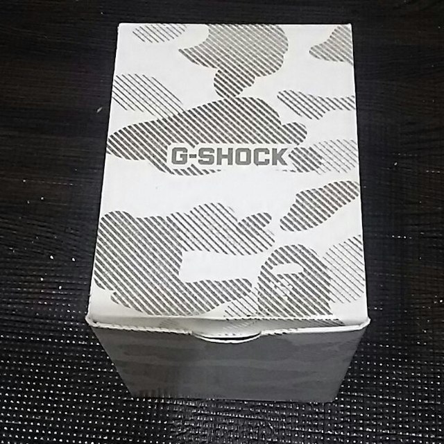 CASIO(カシオ)のCasio x Bape G Shock DW6900 FS(silver)美品 レディースのファッション小物(腕時計)の商品写真