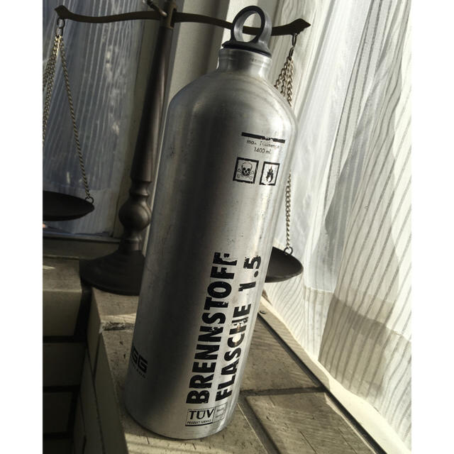 SIGG(シグ)のシグ 燃料ボトル 1.5リッター アルミ製 スポーツ/アウトドアのアウトドア(ストーブ/コンロ)の商品写真