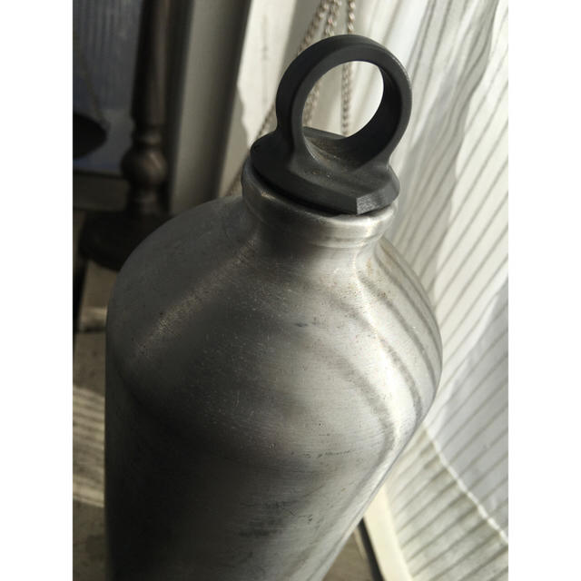 SIGG(シグ)のシグ 燃料ボトル 1.5リッター アルミ製 スポーツ/アウトドアのアウトドア(ストーブ/コンロ)の商品写真