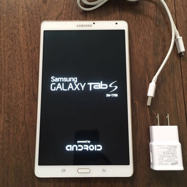 SAMSUNG(サムスン)の【美品・送料込】Galaxy Tab 8.4インチ超高画質ディスプレイ スマホ/家電/カメラのPC/タブレット(タブレット)の商品写真