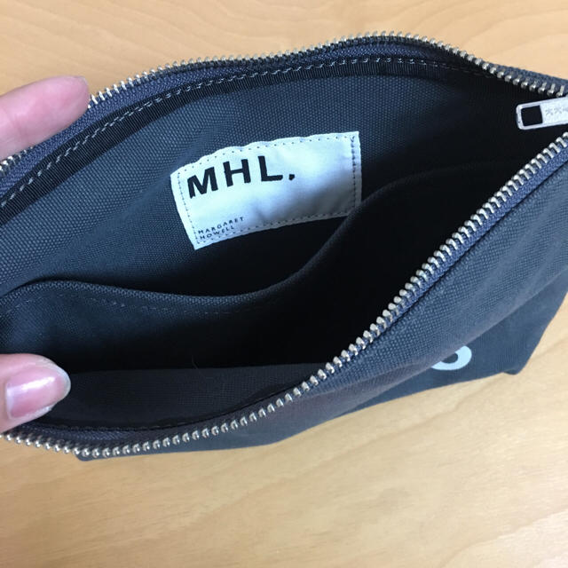 MARGARET HOWELL(マーガレットハウエル)のMHL.ナンバーポーチ レディースのファッション小物(ポーチ)の商品写真