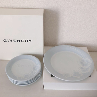 ジバンシィ(GIVENCHY)のGIVENCHY丸皿セット♡(食器)