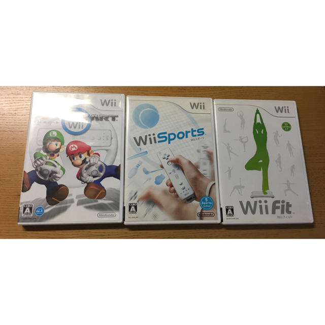 Wii(ウィー)の【セット売り】Wii本体☆マリオカート☆バランスボード☆ エンタメ/ホビーのゲームソフト/ゲーム機本体(家庭用ゲーム機本体)の商品写真