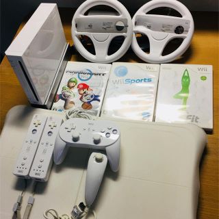 ウィー(Wii)の【セット売り】Wii本体☆マリオカート☆バランスボード☆(家庭用ゲーム機本体)