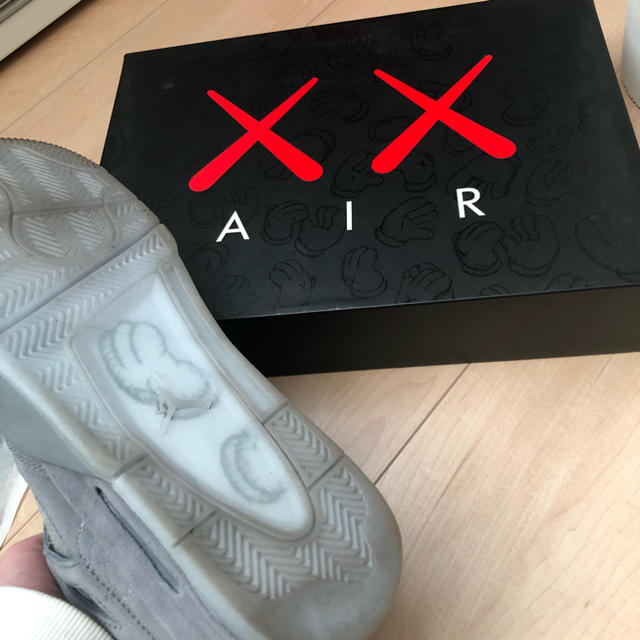 NIKE(ナイキ)のKAWS AIR JORDAN 4 LETORO メンズの靴/シューズ(スニーカー)の商品写真