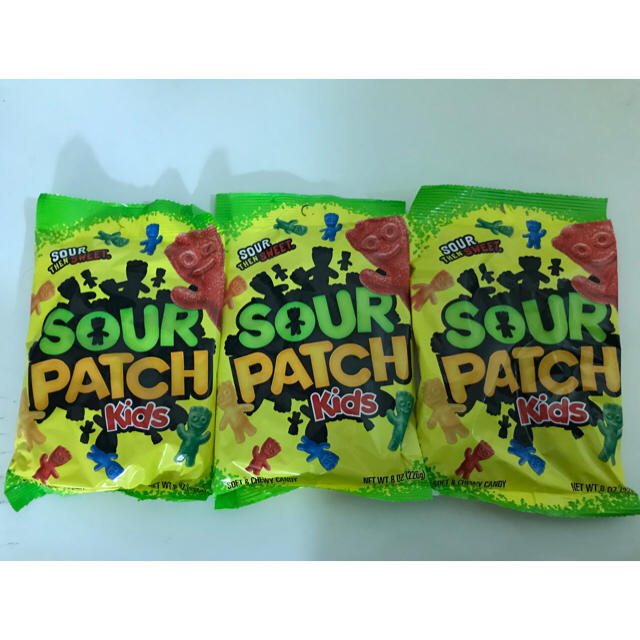 アメリカ 菓子 Sour Patch 食品/飲料/酒の食品(菓子/デザート)の商品写真