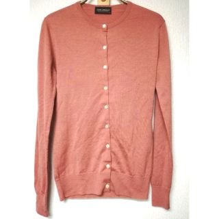 ジョンスメドレー(JOHN SMEDLEY)のほぼ新品 ジョンスメドレー クルーネックカーディガン ピンク(カーディガン)