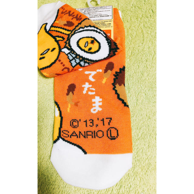 ぐでたま(グデタマ)のぐでたま 靴下 大阪弁 レディースのレッグウェア(ソックス)の商品写真