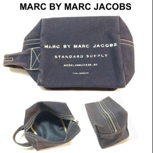 MARC BY MARC JACOBS(マークバイマークジェイコブス)のマークジェイコブス！大きめポーチ！ レディースのファッション小物(ポーチ)の商品写真