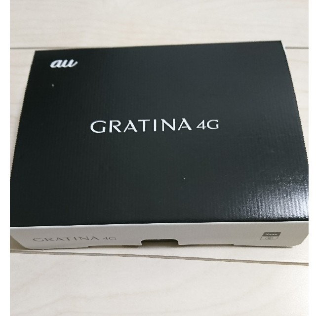 au(エーユー)の GRATINA 4G 〈KYF31〉黒 SIMロック解除済 スマホ/家電/カメラのスマートフォン/携帯電話(携帯電話本体)の商品写真