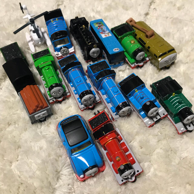 Takara Tomy(タカラトミー)のトーマストミカ セット販売 トミカ キッズ/ベビー/マタニティのおもちゃ(電車のおもちゃ/車)の商品写真