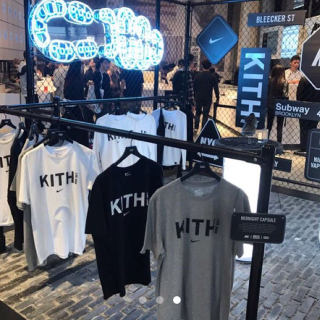 NIKE(ナイキ)のNike × KITH Tシャツ メンズのトップス(その他)の商品写真