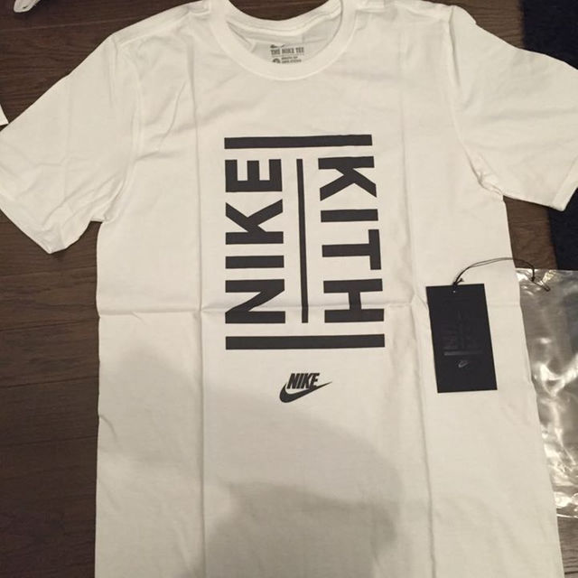 Kith Nike Tシャツ